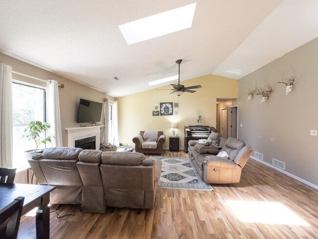 Photo - 2810 Jonquil Pl