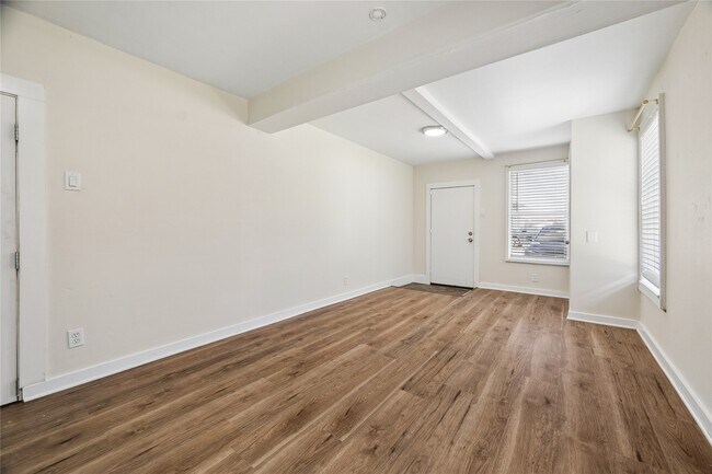 Photo - 215 Hyde Park Blvd Unit A