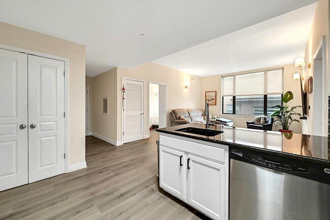 Photo - 4315 Park Ave Unit 5D