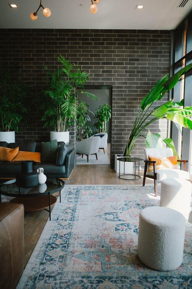 Photo - 929 Richmond