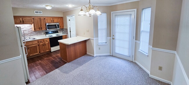 Photo - 140 Bright St