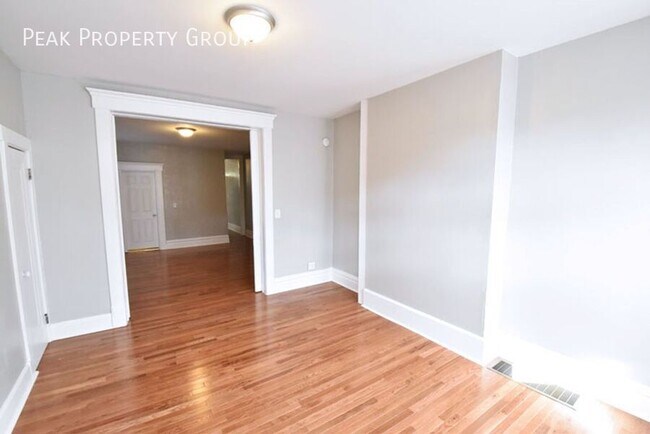 Photo - 2355 N High St