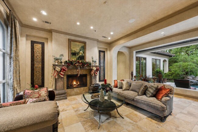 2 Lacewood Ln