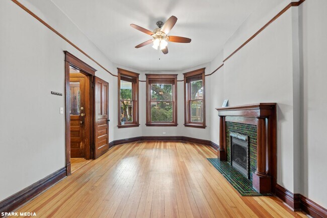 Photo - 2025 W Walton St
