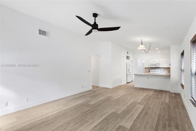 Photo - 1050 SW 164th Ave