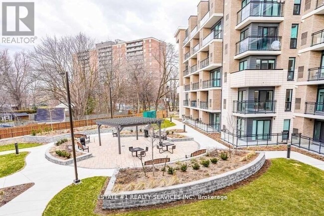 Photo - 7 Falaise Rd