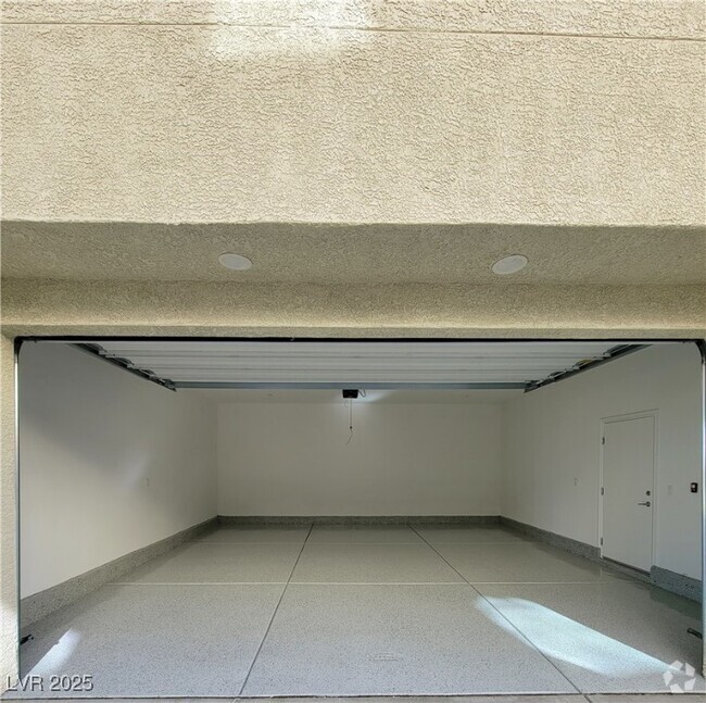 Building Photo - 2555 Hampton Rd Unit 7210 Rental