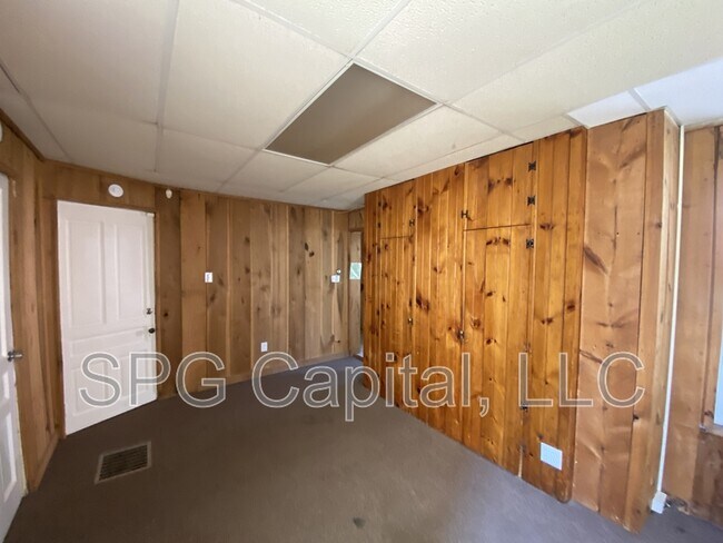 Photo - 245 W Jackson St