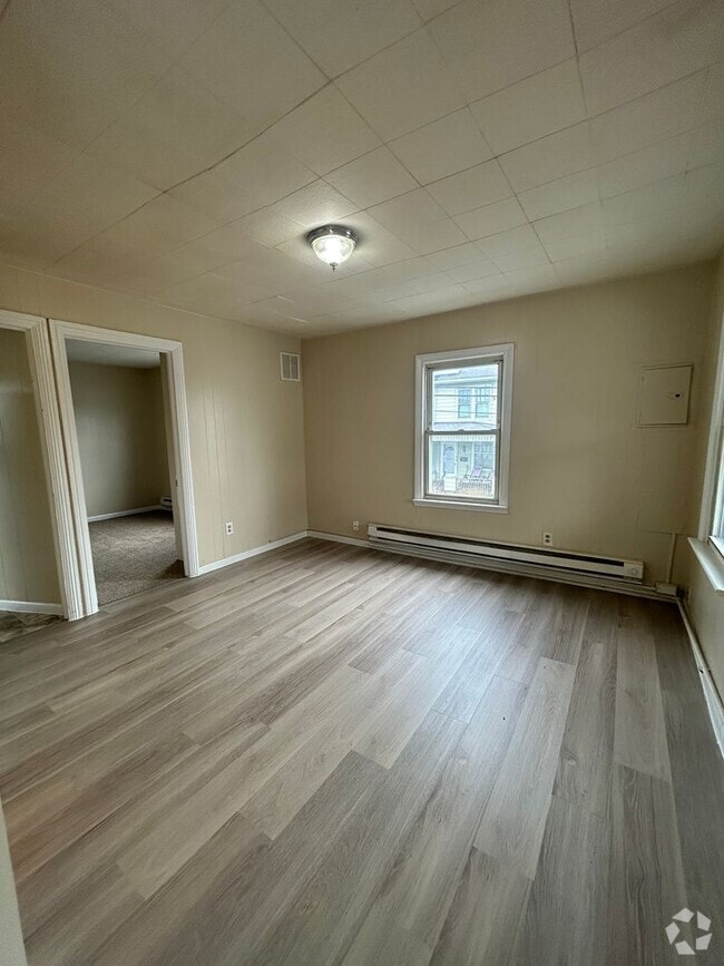 Building Photo - 25 N 28th St Unit B Rental