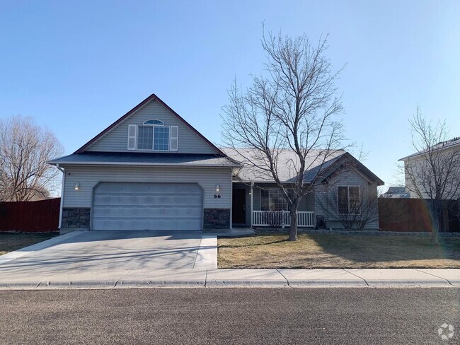Building Photo - Wonderful Home Next to Nampa's Greenbelt!