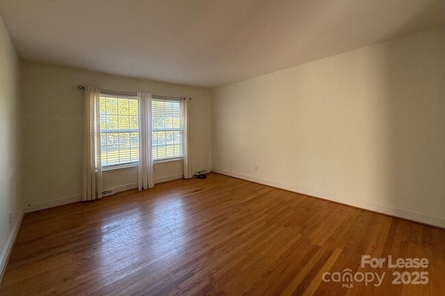 Photo - 6126 Cherrycrest Ln