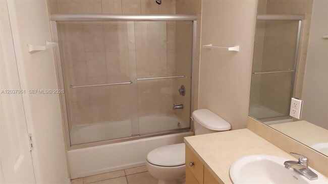 Photo - 2630 SW 28th St Unit 14