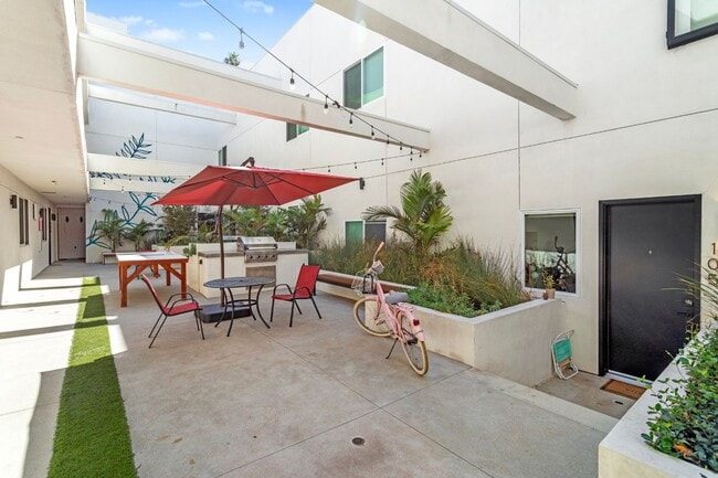 Photo - Oasis at the ROW