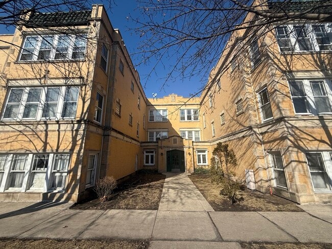 Building Photo - 6645 21st St Unit 206