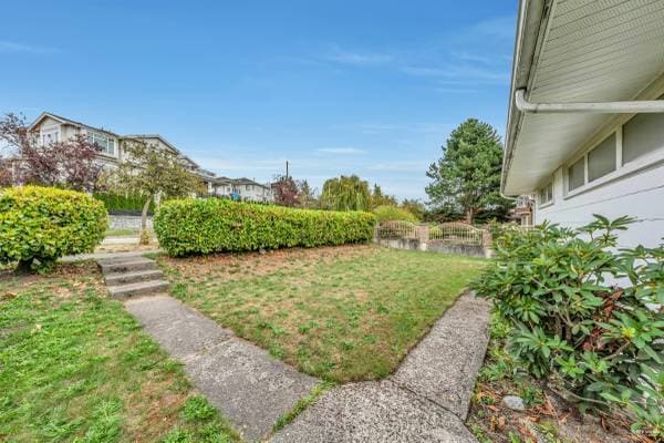 Photo - 2208 Burquitlam Dr