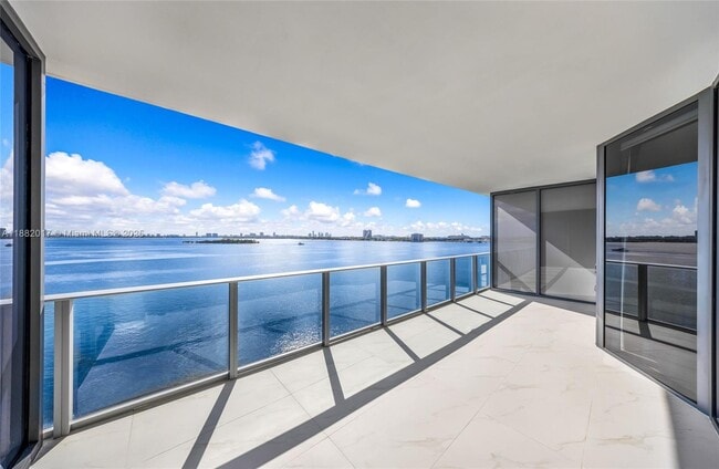 Photo - 700 NE 24th St Unit 502