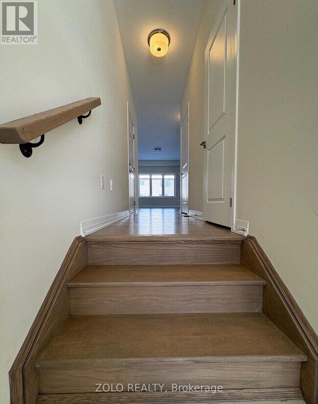 Photo - 3172 Searidge St