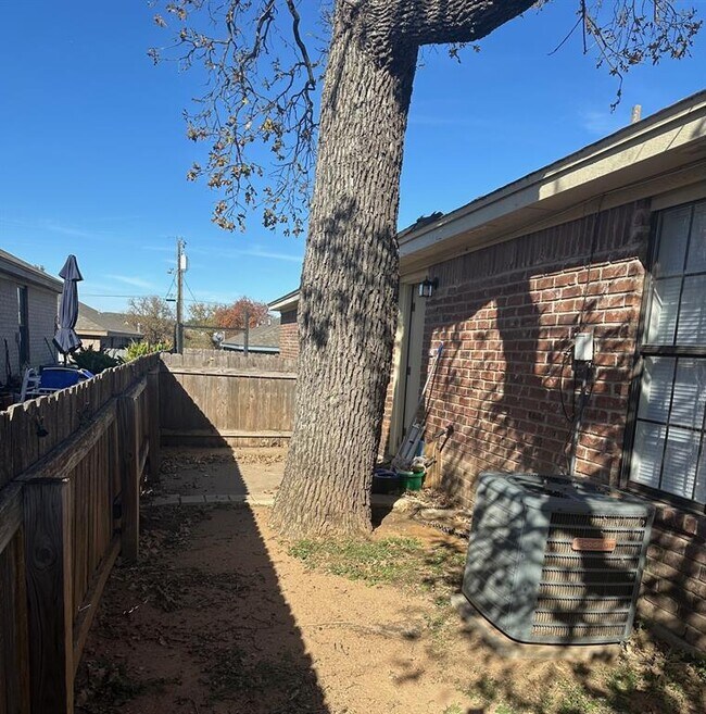 Photo - 709 Willowood