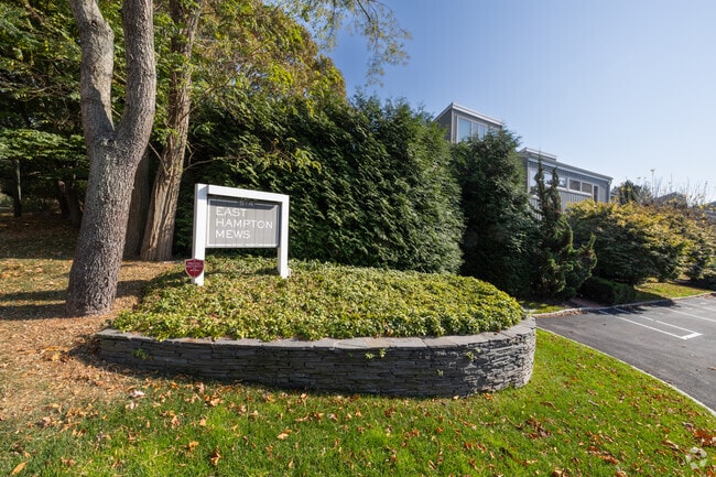 Photo - Hampton Mews Apartments