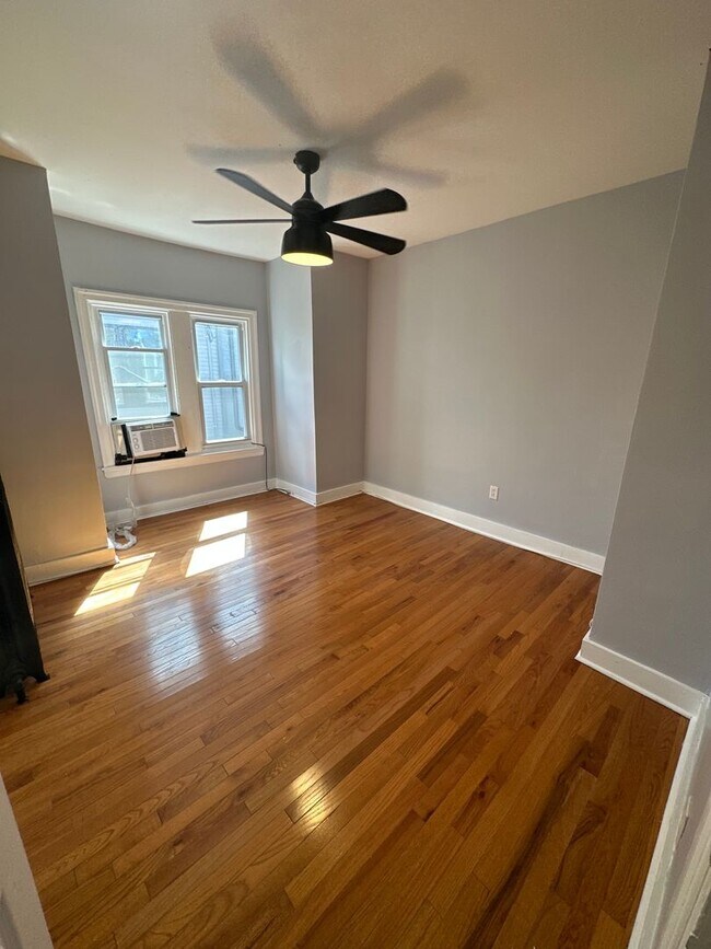5236 Walnut St Unidad 2R