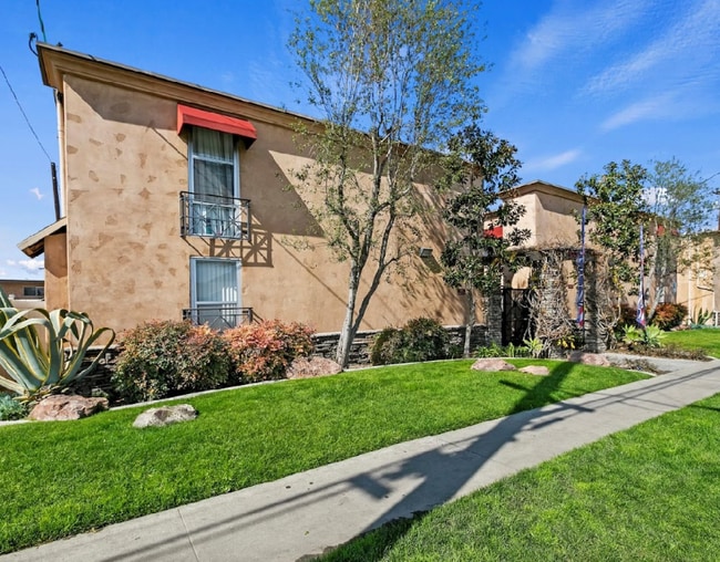 Photo - 16229 Woodruff Ave Apartment