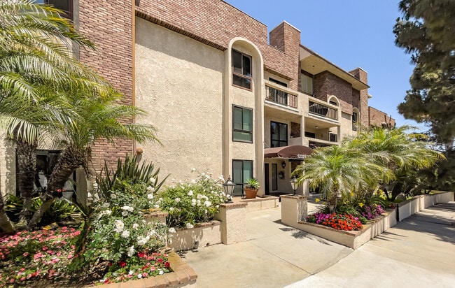 Photo - 12321 Ocean Park Blvd Unidad 12321 Ocean Park Blvd #14