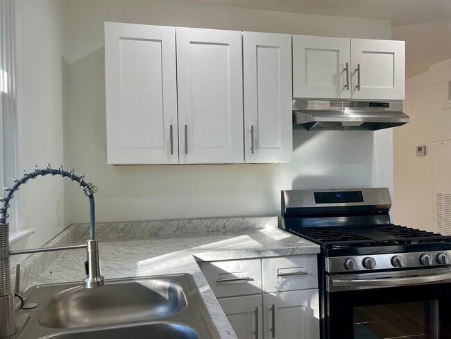 Photo - 1165 Eggleston St SW