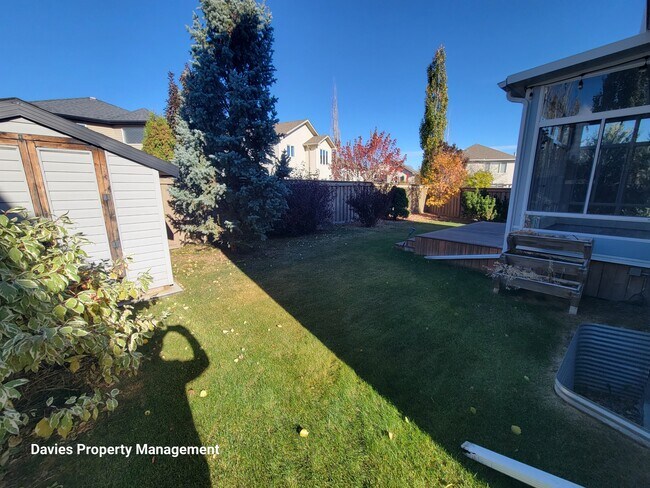 Photo - 8380 Shaske Crescent NW