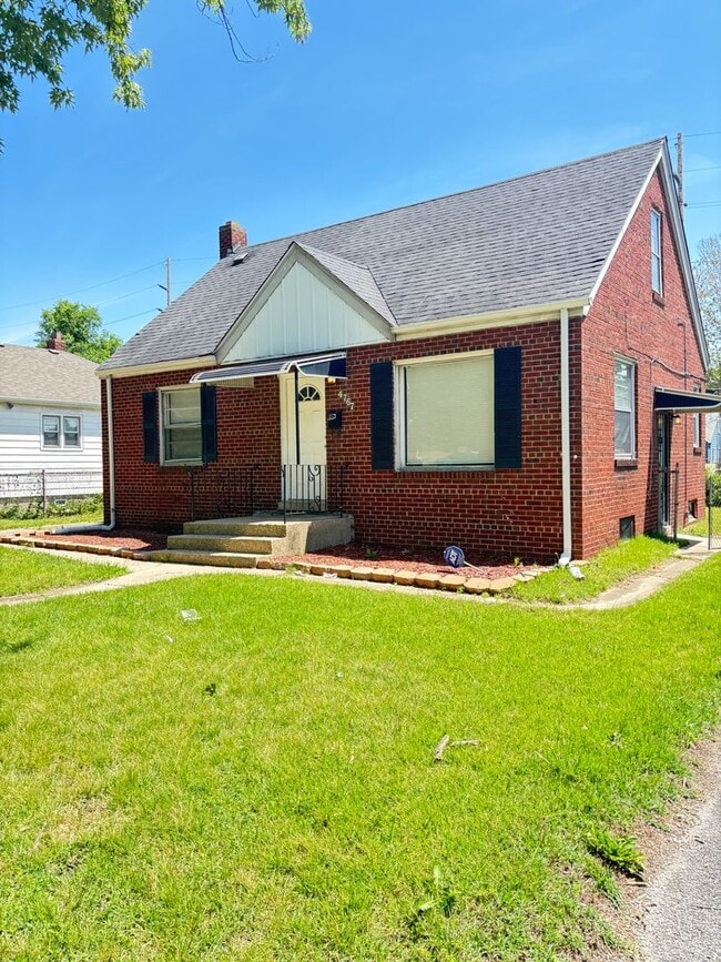 Building Photo - Your Next Home Is Waiting!