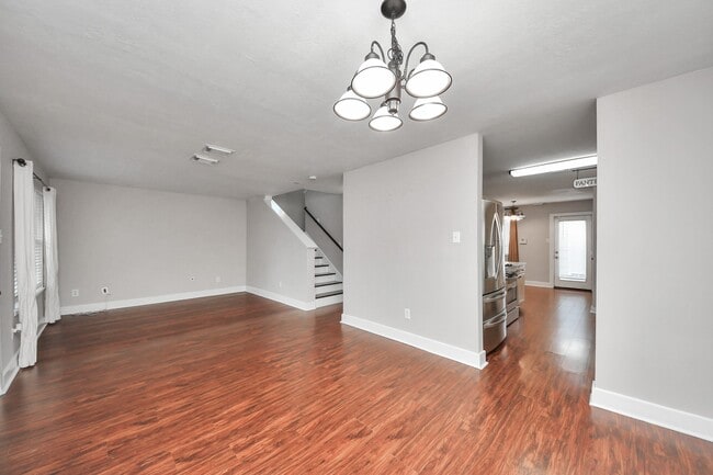 Photo - 1536 Kew Garden Dr