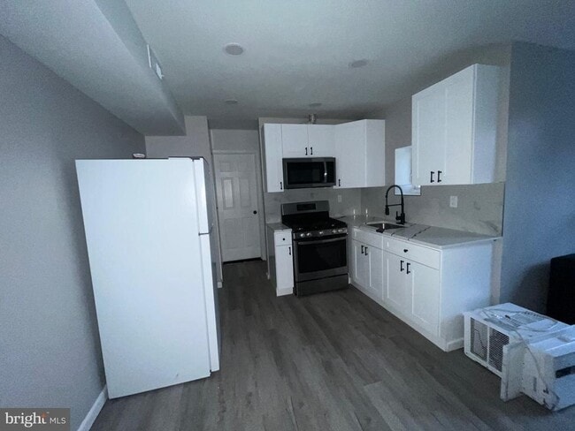 Photo - 6413 Buist Ave