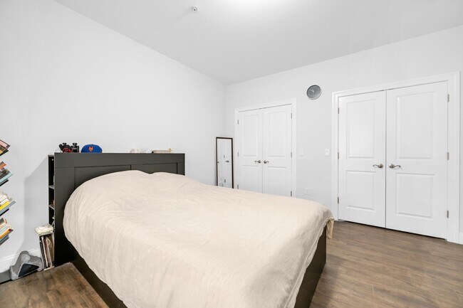 Photo - 422-424-424 63rd St Unit 402