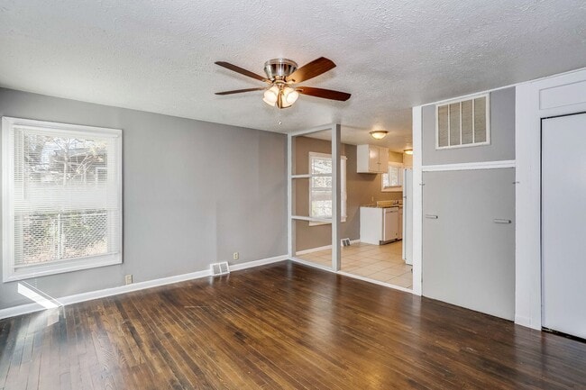 Photo - 2730 S Southeast Dr House