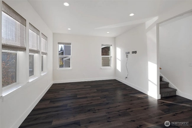 Photo - 85 Gerard Ln