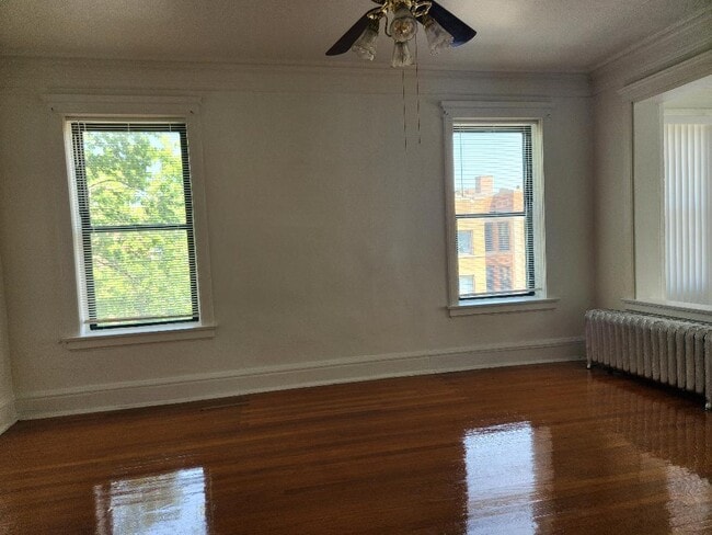 Photo - 824 E 53rd St