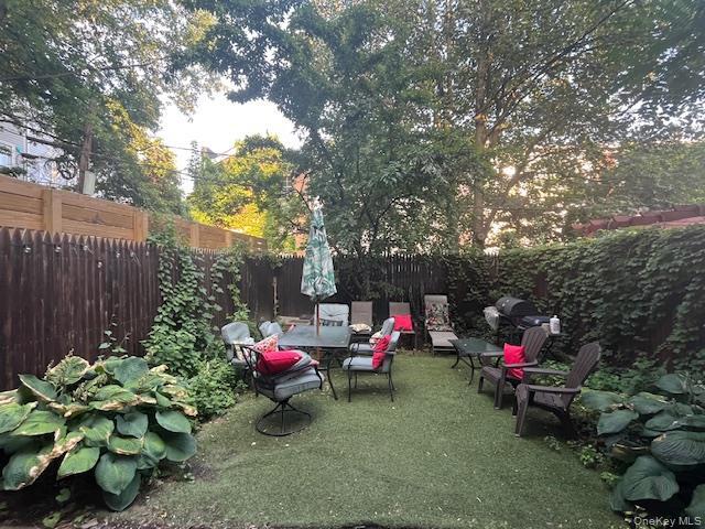 Building Photo - 46 Weirfield St Unit Garden Rental
