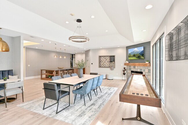 Photo - Farmington Lakes Apartments