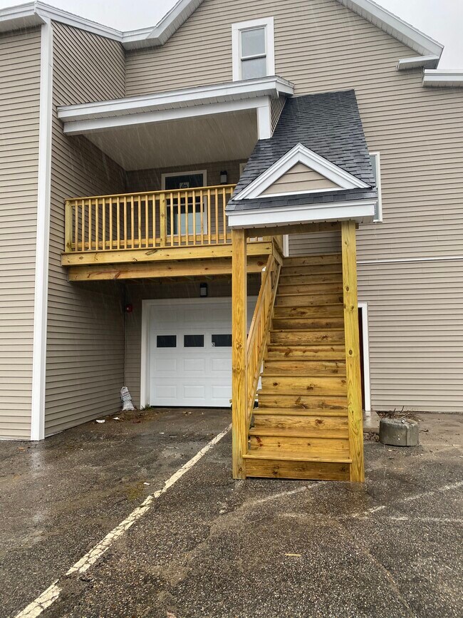 Photo - 460 White Mountain Hwy