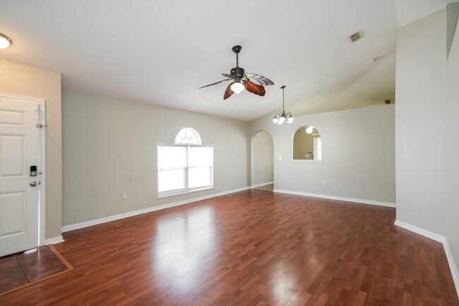 Photo - 11431 Ivy Flower Loop