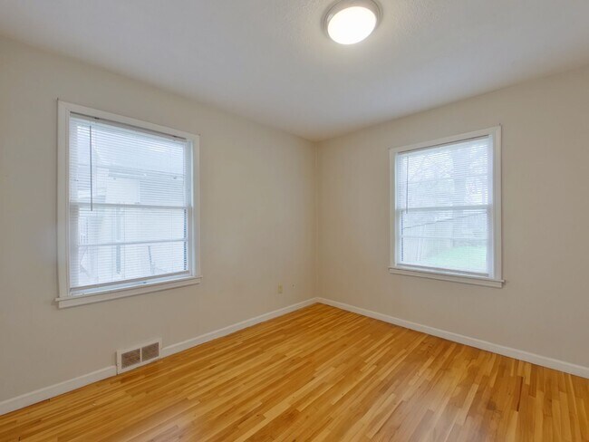 Photo - 1823 N Jeanette Ave