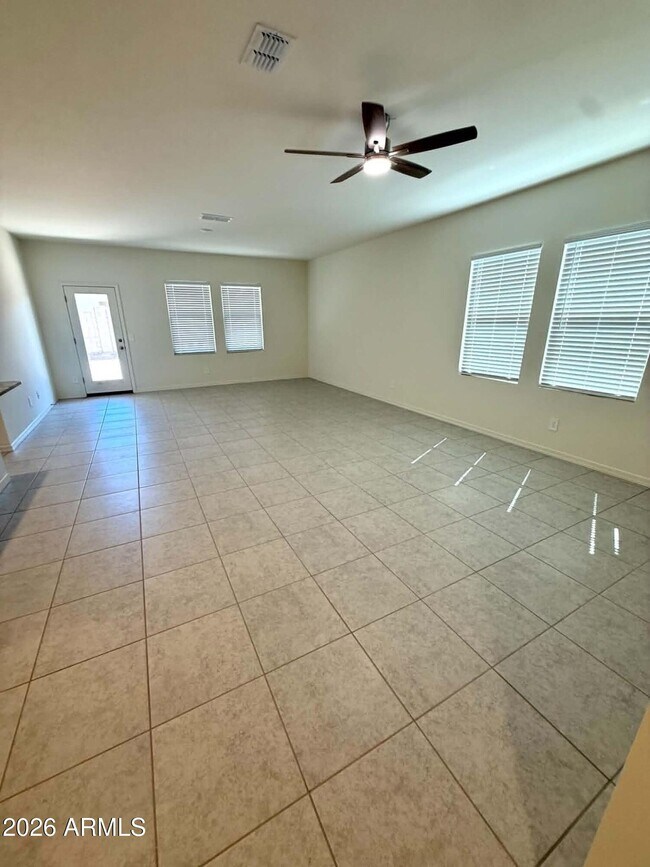 Photo - 2073 Driftwood Dr