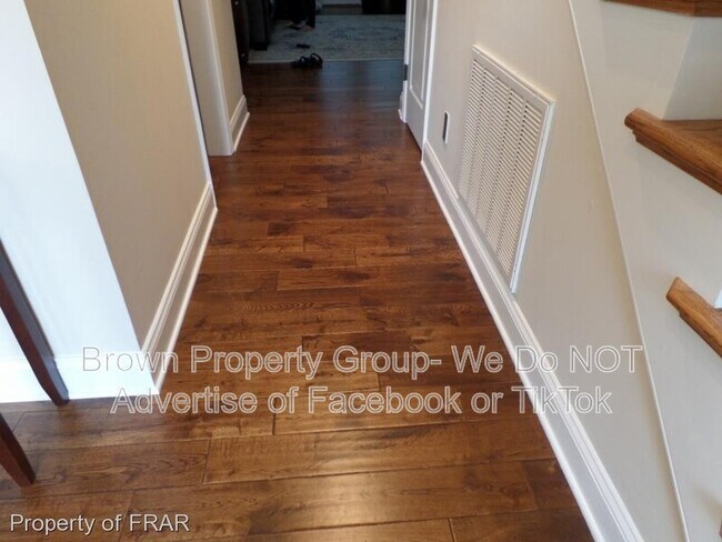 Photo - 124 Highgrove Ct