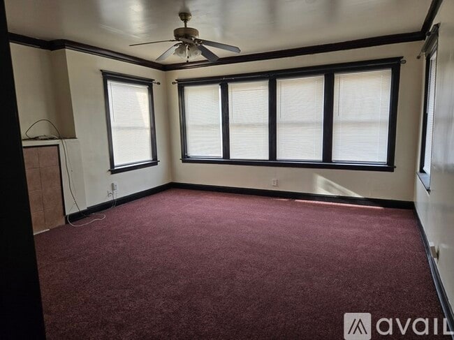Building Photo - 6329 S Loomis Blvd Unit 2