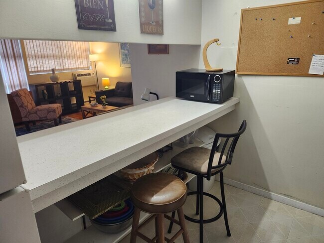 Photo - 1643 Cambridge St Unidad 55