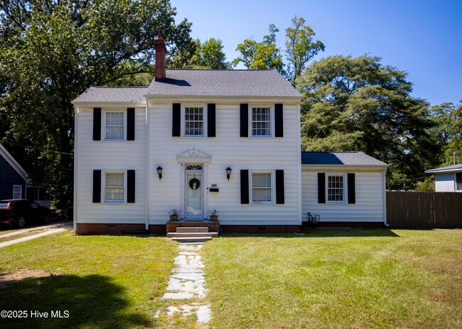 Building Photo - 606 S Elm St Rental