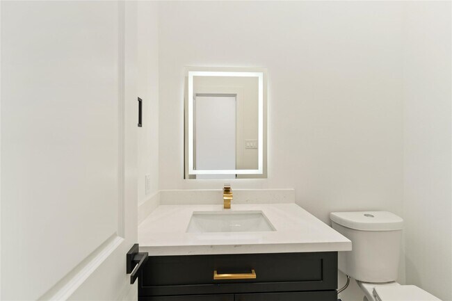 Photo - 8048 Sunbury St