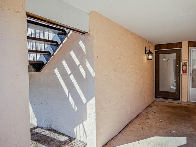 Photo - 403 Marshall Ct Unit 3