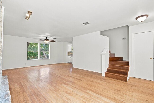 10010 Wildflower Ln