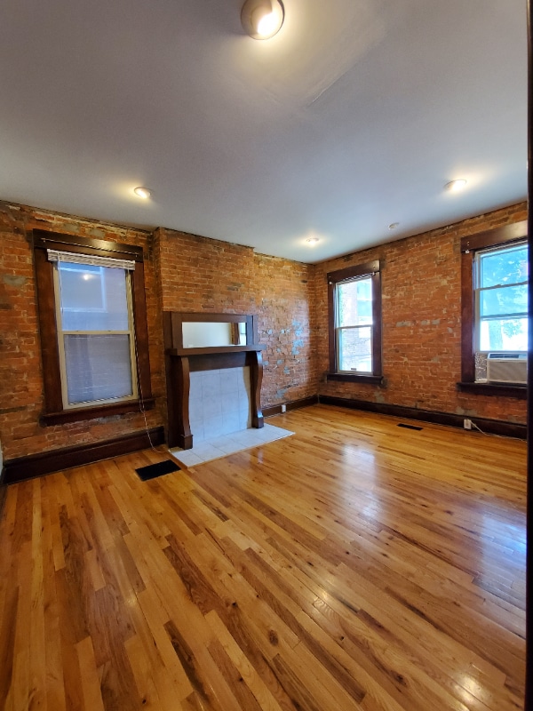 Photo - 462 King Ave