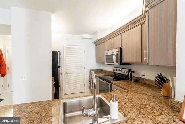 Photo - 616 E St NW Unit 420